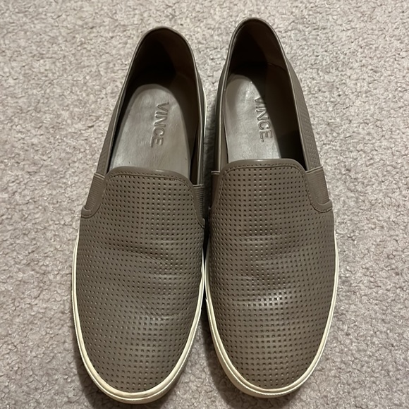 Vince Blair casual slip on sneakers. Taupe/tan leather. Size 8. - Picture 2 of 7
